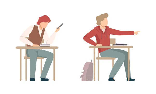 Niño alumno o estudiante sentado en el escritorio de la escuela con teléfono inteligente en el conjunto de vectores de lección — Archivo Imágenes Vectoriales