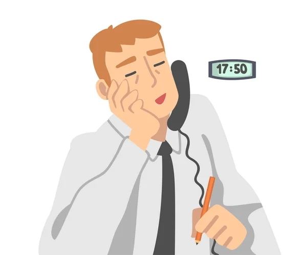 Zmęczony i śpiący pracownik biurowy w białej koszuli i krawacie Mówienie przez telefon Długie godziny o dzień Rutynowa ilustracja wektora — Wektor stockowy