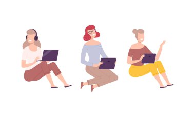 Dijital Gadget Oturma ve İletişim Vektörü Ayarlı Halk Karakteri