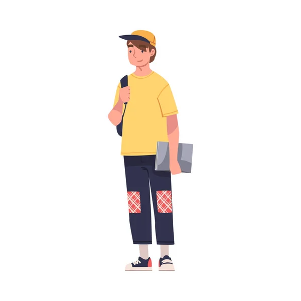 Homem como estudante universitário moderno em boné de beisebol de pé com mochila e ilustração do vetor do livro — Vetor de Stock