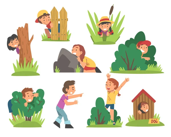 Kids Playing Hide and Seek Concealing Behind Tree and Bush Vector Set — Stock Vector