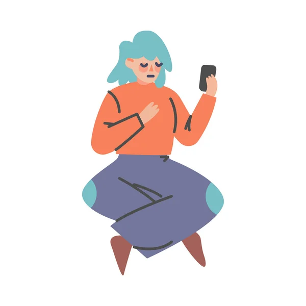 Puzzled vrouw karakter met gekruiste benen zitten met smartphone Vragen stellen in de Internet Vector Illustratie — Stockvector