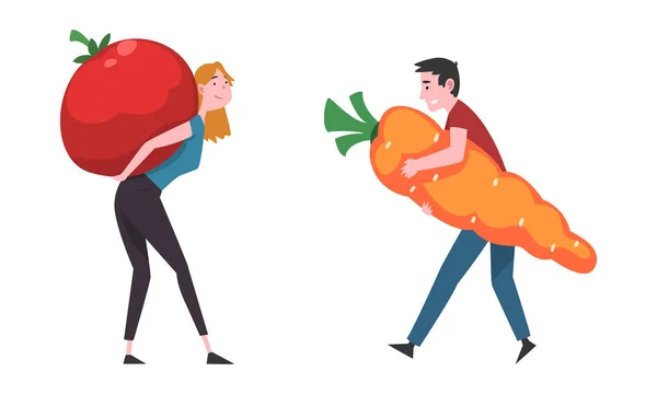 Little Man and Woman Carrying Huge Carrot and Tomato Vector Set — Stock Vector