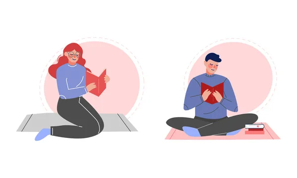 Man and Woman Sitting on Floor and Reading Interesting Book Vector Set — Wektor stockowy