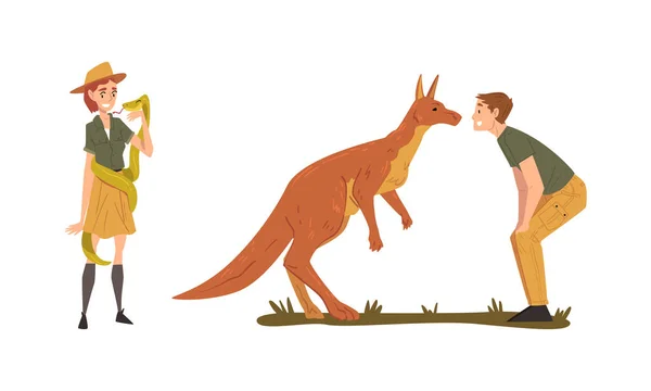 Man and Woman Zookeeper with Kangaroo and Snake Engaged in Daily Care of Animal Vector Set — Archivo Imágenes Vectoriales