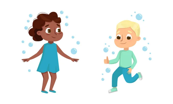 Funny Boy and Girl Playing with Soap Bubbles Vector Set — Vettoriale Stock