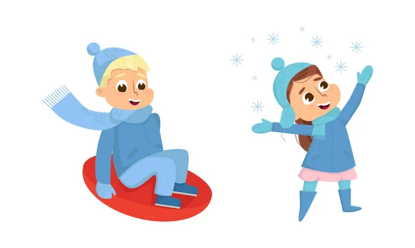 快乐的男孩和女孩从山上滑落，抓起雪花散步，享受冬季假期 — 图库矢量图片