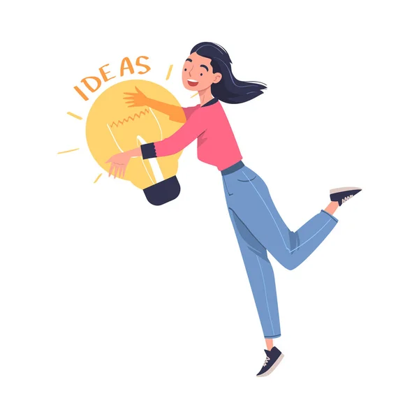 アイデアベクトルイラストを持つ光る電球を持つ笑顔の女性 — ストックベクタ