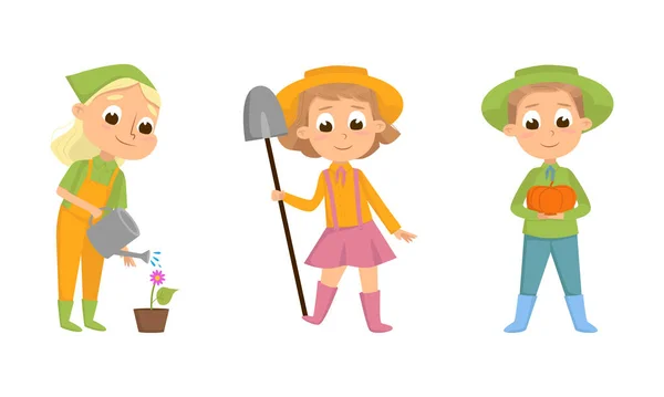 Kleinbauern bei der Arbeit auf dem Bauernhof. Junge und Mädchen arbeiten im Garten Cartoon Vektor Illustration — Stockvektor