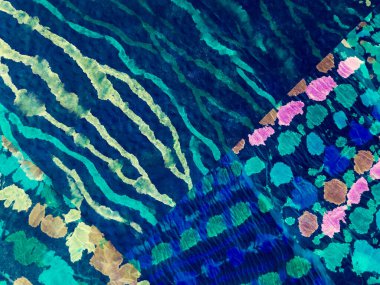 Mor Kirli Sanat Arkaplanı. Kirli Sanat Ressamlığı. Aquarelle dokusu. Suluboya Baskı. Dişlerimi fırçaladım. Koyu mavi ıslak sanat baskısı. Mavi kravat boyası. Banner 'ı fırçaladım. Kravat boyası baskısı. Çivit