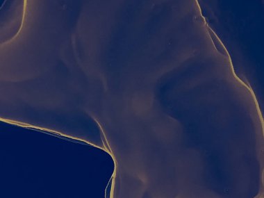 Koyu mavi çağdaş sanat. Modern sanat. Suluboya doku. Banner 'a su sıçrat. Alkol Mürekkebi Gömleği. Kara Islak Sanat Yazıcısı. Soyut Sıçrama. Suluboya deseni. Çivit Alkol Mürekkebi Deseni.