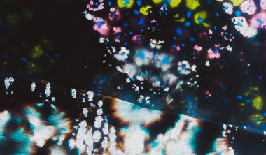 Parlak Soyut Ahlaksız Sanat. Kirli Sanat Arkaplanı. Aquarelle dokusu. Islak Sanat Yazıcısı. Banner 'ı fırçaladım. Çok renkli fırçalı grafiti. Dye Batik 'i bağla. Mor suluboya baskı. Siyah Kravat Boyası Yazdırma.