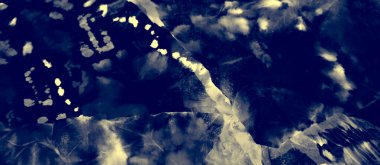 Mavi Kirli Sanat Arkaplanı. Sanatsal Kirli Sanat. Suluboya Baskı. Banner 'a su sıçrat. Kravat boyası. Çivit yağışlı sanat baskısı. Banner 'ı fırçaladım. İndigo Aquarelle dokusu. Sarı Kravat Boya Batik.