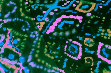 Islak Sanat Yazıcısı. Dişlerimi fırçaladım. Koyu Yeşil Mavi Kirli Arkaplan. Sanatsal Kirli Sanat. Suluboya Baskı. Aquarelle dokusu. Menekşe kravat boyası. Banner 'ı fırçaladım. Tye Die Print. Yeşil