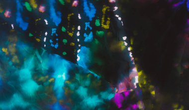 Çoklu Renkli Soyut Sıçrama. Kirli Sanat Arkaplanı. Aquarelle dokusu. Banner 'ı fırçaladım. Boya yamalı kravat. Kara Islak Sanat Yazıcısı. Asit Sıçrayan Sancak. Mor suluboya baskı. Parlak Kravat Boyası Batik.