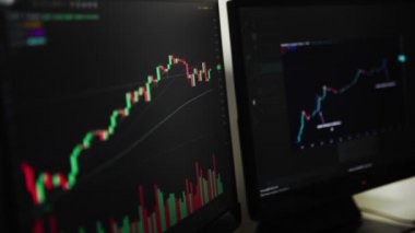 Çevrimiçi Borsa Çizelgesi Taşıyıcı ve Bitcoin Para Trendleri. Gerçek zamanlı olarak.