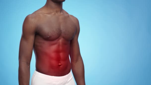 Matförgiftning. Svart muskulös man kropp med röd inflammerad zon, lider av buksmärta eller diarré, tomt utrymme — Stockvideo