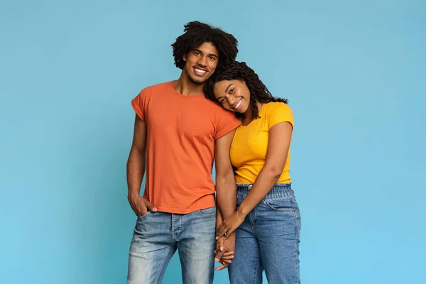 Loving black lady bonding with her happy boyfriend — Stock Photo, Image