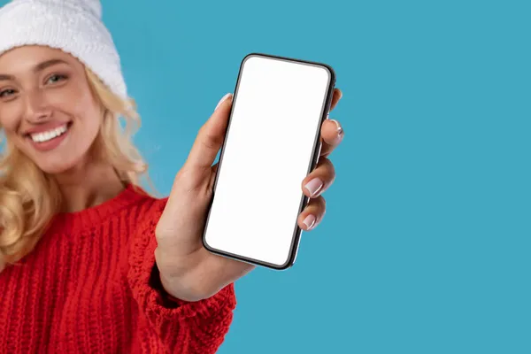 Woman showing empty smartphone screen close up to camera — Stock Photo, Image