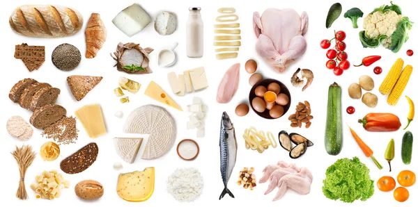 Ekmek, peynir, makarna ve balık, et, biber ve salata, beyaz arka planda izole edilmiş, üst manzara, panorama
