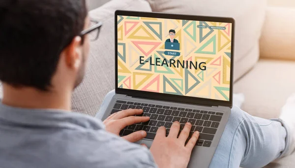 Man Browsing E-Learning Strona internetowa Podczas badania z laptopem w domu, Creative Collage — Zdjęcie stockowe