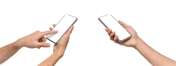 लोग खाली स्क्रीन के साथ स्मार्टफ़ोन दिखा रहे हैं, क्लोजअप — स्टॉक फ़ोटो, इमेज