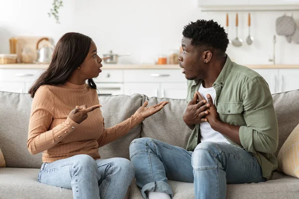 Emotional black husband and wife having fight at home — 스톡 사진