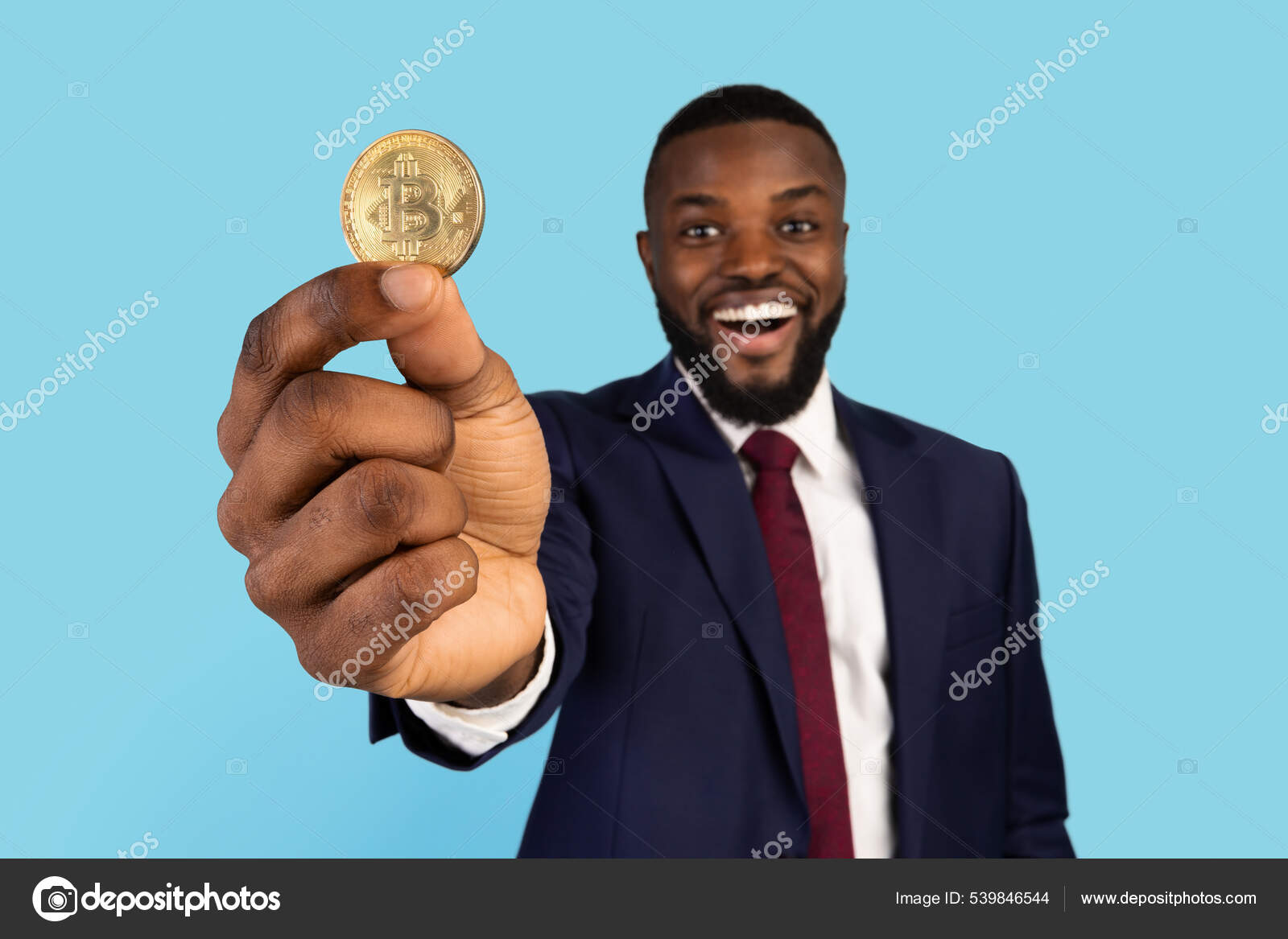 Cryptocurrency Mining. Portrait Of Happy Black Businessman In Suit Holding  Golden Bitcoin — Stock Photo © Milkos #539846544