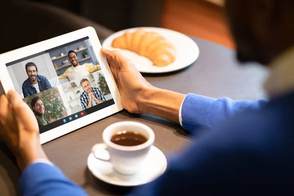 Web Chat. Black Man Using Digital Tablet For Video Call With Friends — Stock Photo, Image