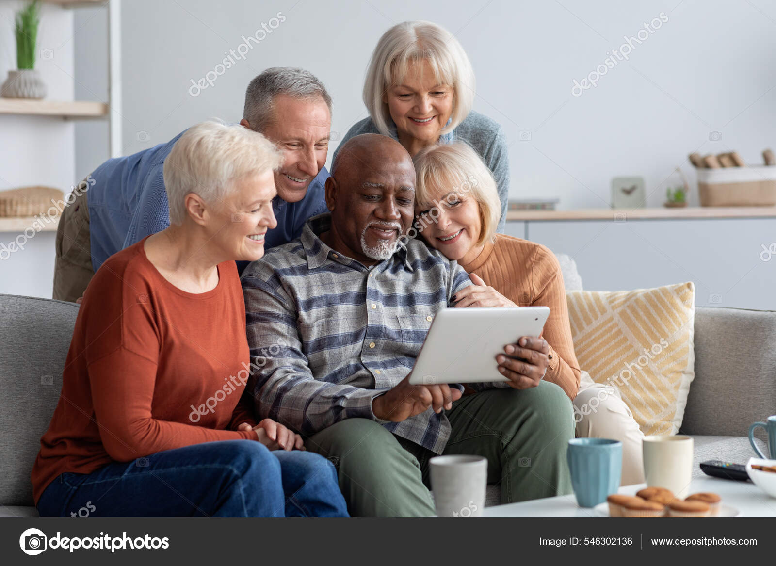 https://st.depositphotos.com/4218696/54630/i/1600/depositphotos_546302136-stock-photo-happy-elderly-people-spending-time.jpg