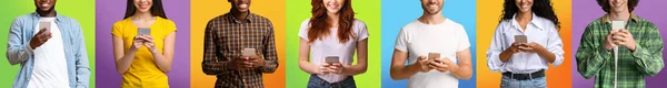 Zufriedene kaukasische, asiatische und schwarze Frauen und Männer im lockeren Chat auf Smartphones — Stockfoto