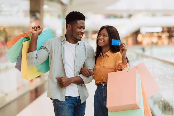 Portrait Happy Black Couple Shopping Modern City Center Holding Credit — Stock Photo, Image