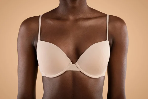 Breast of unrecognizable young black woman, closeup photo — Stock Photo, Image