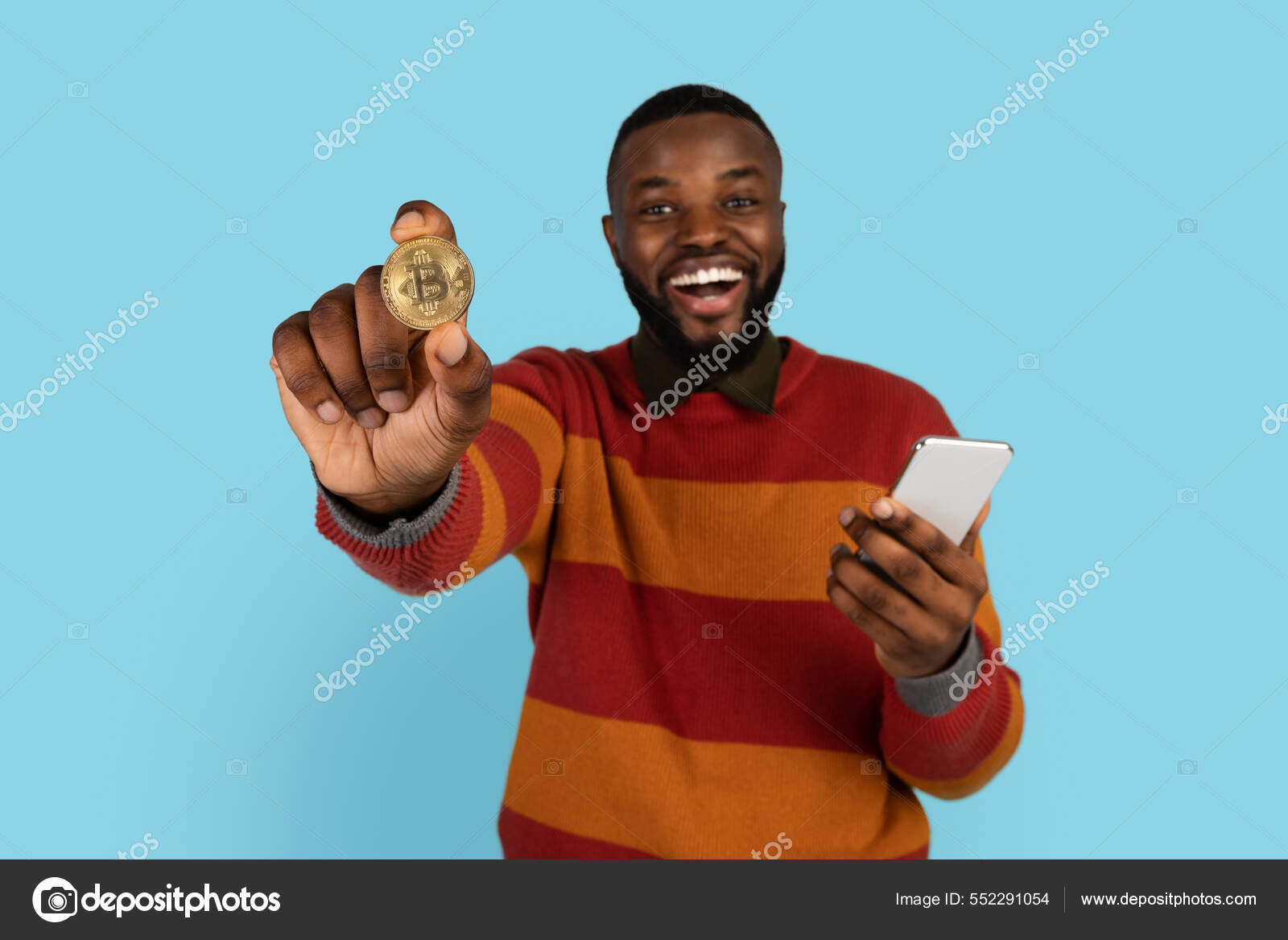 Online Trading. Excited Young Black Man Holding Golden Bitcoin And  Smartphone — Stock Photo © Milkos #552291054