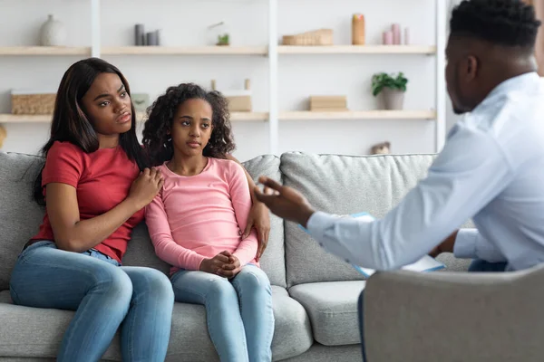 African american girl teenager suffering from depression and loneliness — ストック写真