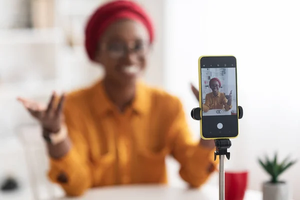 Stylish black lady famous blogger streaming from home — Stock Photo, Image