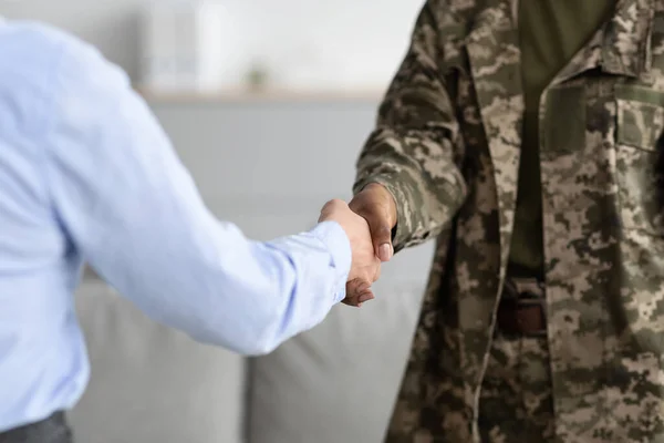 Closeup Shot Of Black Female Soldier Handshaking With Psychotherapist Woman — Foto de Stock