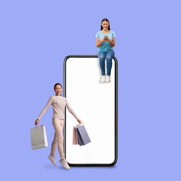 Bevásárlóalkalmazás. Boldog ázsiai nő ugrás a vásárlói táskák közelében üres okostelefon — Stock Fotó