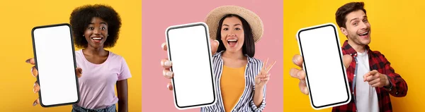 Positieve Multiraciale Millennials Tonen Gloednieuwe Mobiele Telefoons Met Witte Lege — Stockfoto