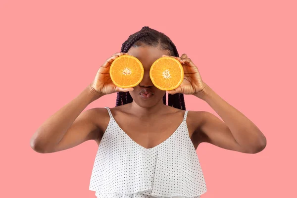 Summer Detox Millennial Black Woman Braids Holding Orange Halves Her — Stock Photo, Image