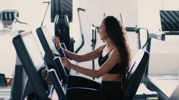 Conceito Estilo Vida Desportivo Foto Vista Lateral Jovem Senhora Ativa — Vídeo de Stock