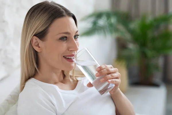 Healthy Young Lady Long Blonde Hair Pajamas Drinking Fresh Water — Stock Photo, Image