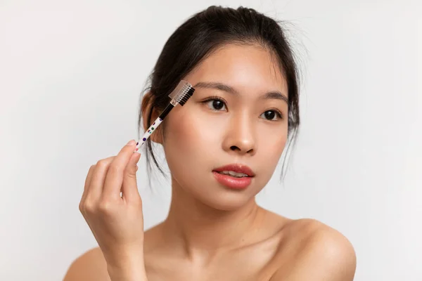 Natural Makeup Concept Young Korean Lady Brushing Eyebrows Holding Brush — Stock Photo, Image