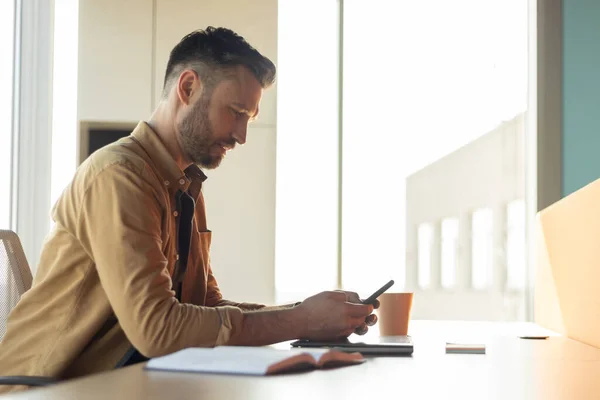 Business Man Using Mobile Application Smartphone Working Communicating Sitting Modern — Stockfoto