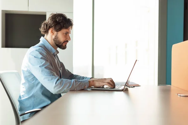 Side View Handsome Mature Businessman Working Office Using Laptop Computer — Foto de Stock