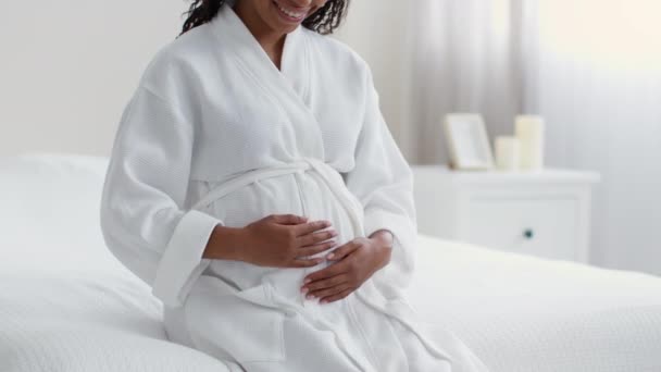 Happy Pregnancy Concept Young Happy Unrecognizable Pregnant African American Woman — 图库视频影像