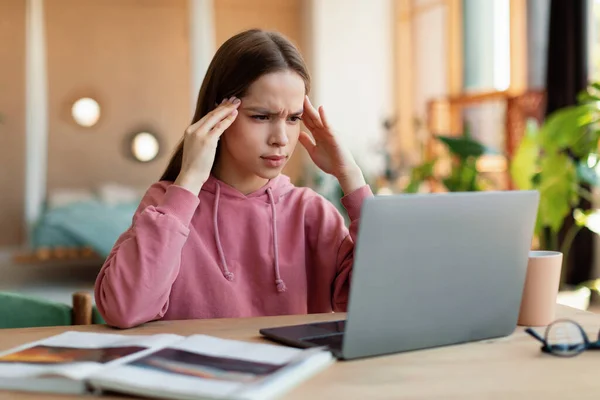 Exhausted Schoolgirl Suffering Headache Overworking Having Too Much Online Homework —  Fotos de Stock