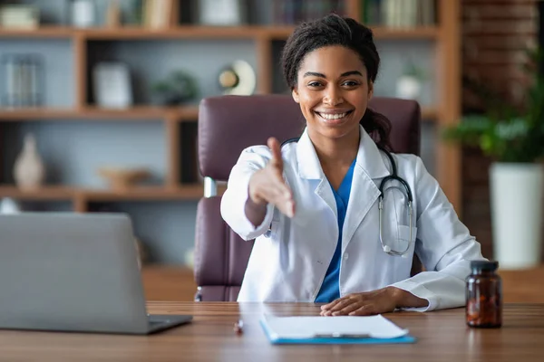 Cheerful African American Woman Doc Greeting Patient Brand New Clinic — Φωτογραφία Αρχείου