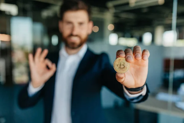 Successful Businessman Dressed Suit Holding Bitcoin Showing Gesture While Looking — Foto de Stock