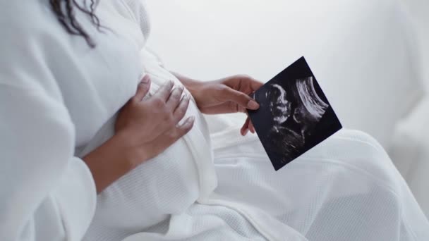 Maternity Love Close Shot Unrecognizable African American Pregnant Woman Admiring — Vídeo de Stock